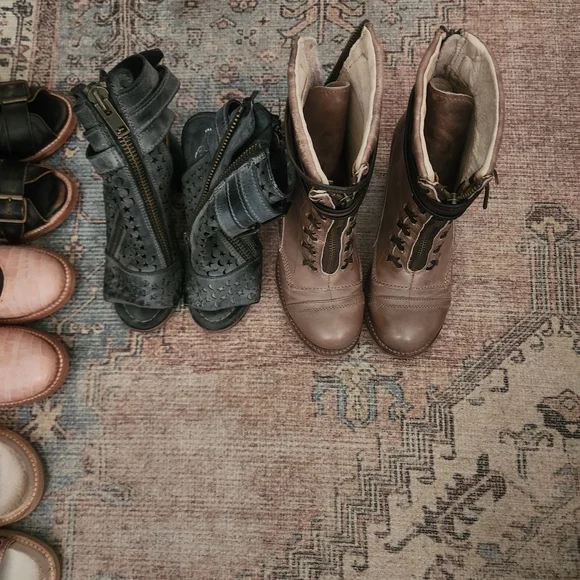 Freebird by Steven Black Leather Buckle Sandals - 7 PAIR BUNDLE - Picture 12 of 12